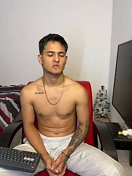 Snapshot of Alex_mojica chatting on February 15, 2026, 7:51 am Alex mojica online show from February 15, 2026, 7:51 am