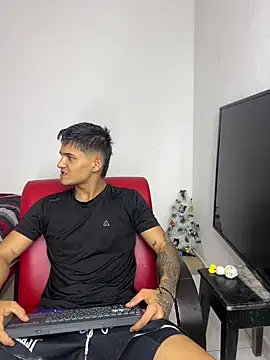 Snapshot of Alex_mojica chatting on February 11, 2026, 6:13 am Alex mojica online show from February 11, 2026, 6:13 am