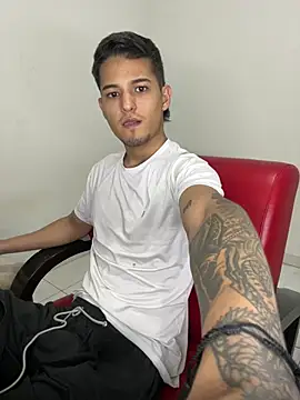 Snapshot of Alex_mojica chatting on March 19, 2026, 6:13 am Alex mojica online show from March 19, 2026, 6:13 am