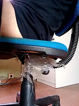 Snapshot of cherlebrow chatting on March 7, 2026, 1:38 pm cherlebrow online show from March 7, 2026, 1:38 pm