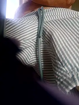 Snapshot of cherlebrow chatting on February 14, 2026, 5:46 pm cherlebrow online show from February 14, 2026, 5:46 pm