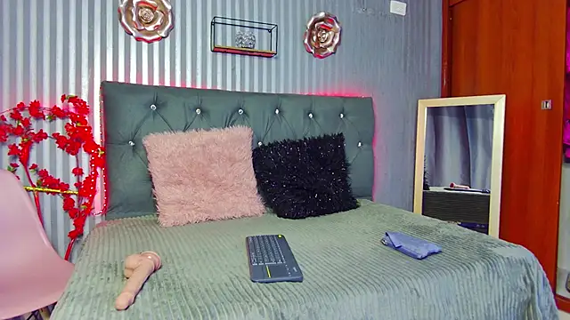 geminis milf online show from October 15, 2025, 6:49 pm