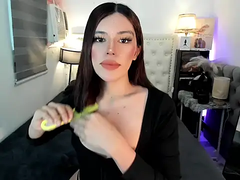 naughtyandreaxx online show from January 13, 2026, 12:42 pm