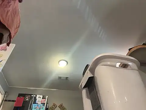 bearcub300 online show from November 9, 2025, 9:19 pm