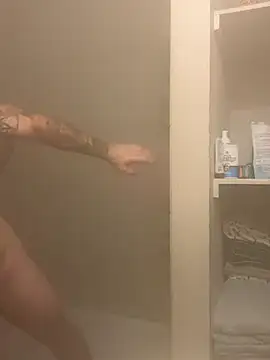 bearcub300 online show from October 9, 2025, 3:07 am