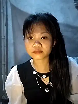 LinhNa999 online show from February 15, 2026, 12:15 pm