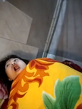 LinhNa999 online show from November 29, 2025, 2:12 am