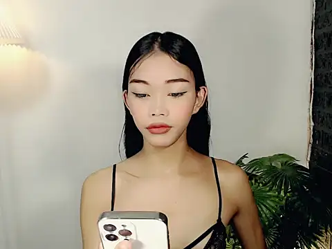 holyakiesha online show from October 16, 2025, 12:19 am