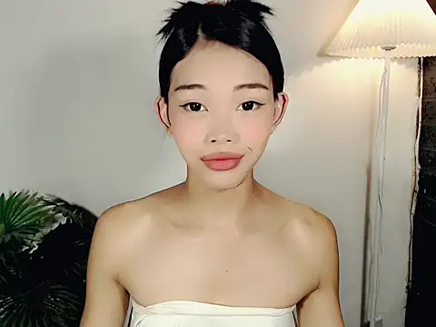 holyakiesha online show from September 24, 2025, 4:19 am