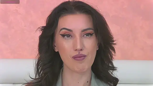 EnyaHazell online show from November 4, 2025, 6:55 pm