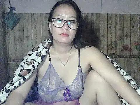 Snapshot of Pinay_BigTits69 chatting on February 17, 2026, 8:06 pm Pinay BigTits69 online show from February 17, 2026, 8:06 pm
