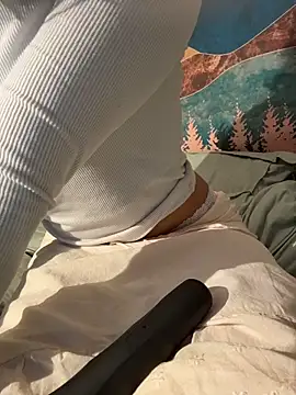 Snapshot of AuraLush chatting on March 21, 2026, 11:08 pm AuraLush online show from March 21, 2026, 11:08 pm