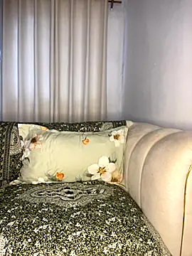 TinaFavourite online show from October 18, 2025, 9:11 am