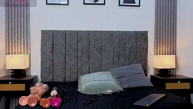 Liam forest  online show from October 7, 2025, 4:57 am