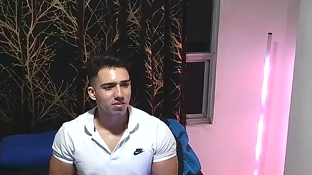 Liam forest  online show from October 23, 2025, 5:39 am