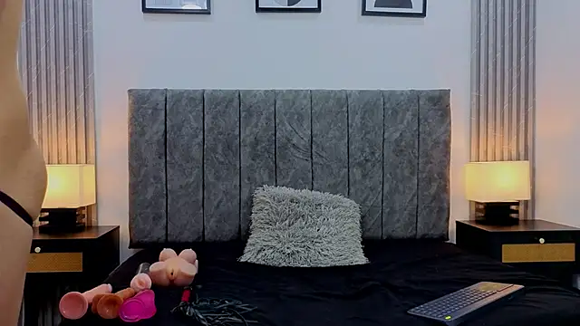 Liam forest  online show from September 24, 2025, 4:52 am