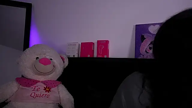 Alynn Bri  online show from August 7, 2026, 2:17 am