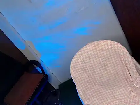 hugecock jane online show from December 16, 2025, 12:53 pm