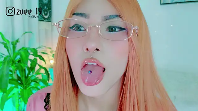 cuteezoe online show from June 10, 2026, 4:35 am