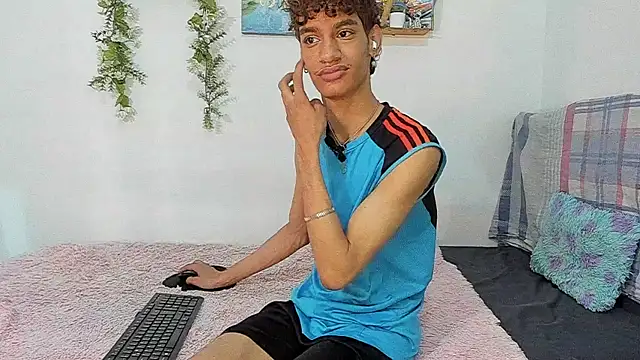 Snapshot of Peterfrost19 chatting on November 9, 2025, 11:09 pm Peterfrost19 online show from November 9, 2025, 11:09 pm