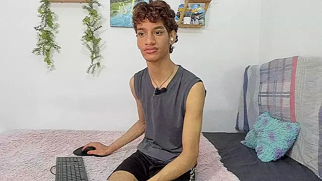 Snapshot of Peterfrost19 chatting on November 17, 2025, 12:09 pm Peterfrost19 online show from November 17, 2025, 12:09 pm