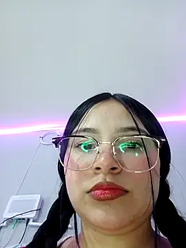 Anne Mia online show from November 28, 2025, 9:31 am