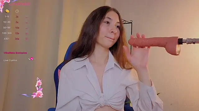 Trinity Bunny online show from September 24, 2025, 2:12 pm