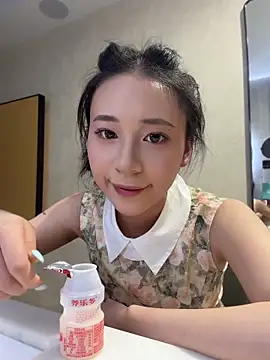 shishi0688 online show from June 12, 2026, 3:54 pm