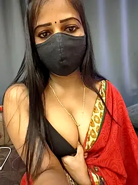 Misss-julli online show from November 11, 2025, 2:39 am