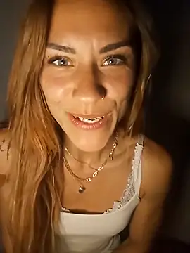 SlimBellaa online show from September 11, 2025, 9:15 pm