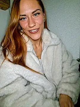 SlimBellaa online show from October 6, 2025, 8:09 pm