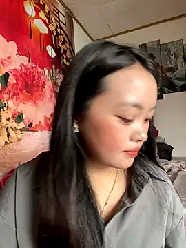 Snapshot of Julia-Elsa chatting on October 7, 2025, 4:13 am Julia-Elsa online show from October 7, 2025, 4:13 am