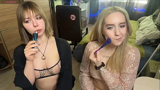 xxx sandra  online show from May 7, 2026, 1:25 pm