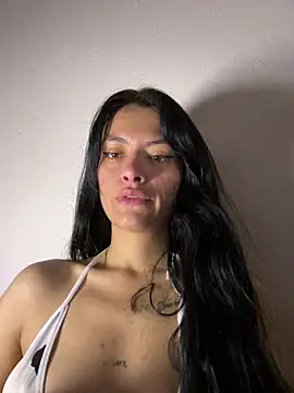 LiaCollings online show from June 9, 2026, 11:22 am