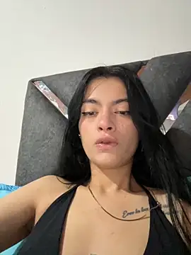 LiaCollings online show from October 17, 2025, 11:12 am