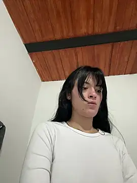 LiaCollings online show from May 4, 2026, 12:19 pm