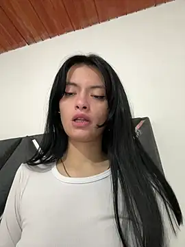 LiaCollings online show from August 2, 2026, 2:15 pm