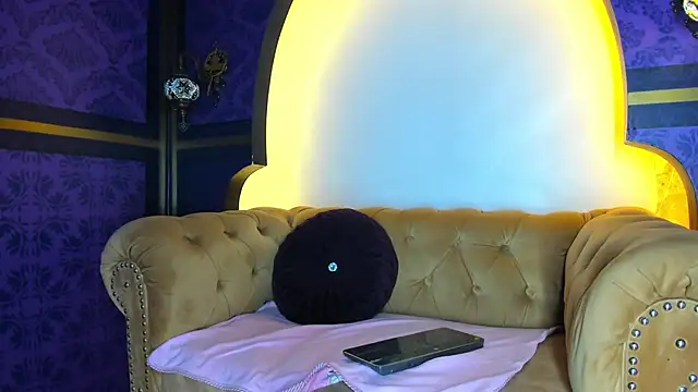 Scarlett Barnes online show from September 22, 2025, 11:49 am