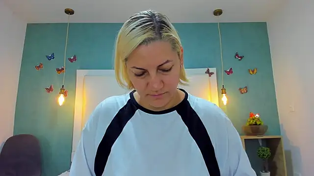 Heidy milf online show from October 8, 2025, 7:58 pm