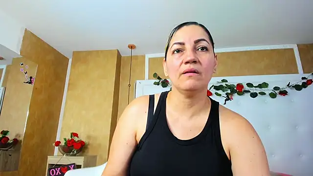 Snapshot of Heidy_milf chatting on May 6, 2026, 8:24 pm Heidy milf online show from May 6, 2026, 8:24 pm