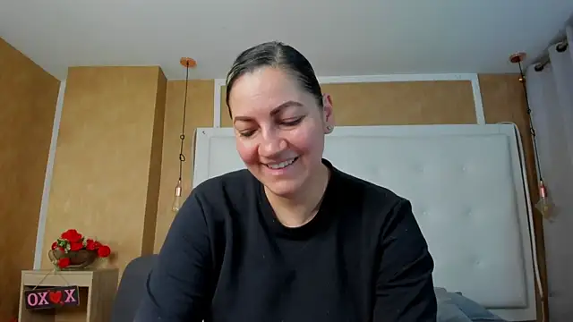 Heidy milf online show from June 19, 2026, 8:58 pm