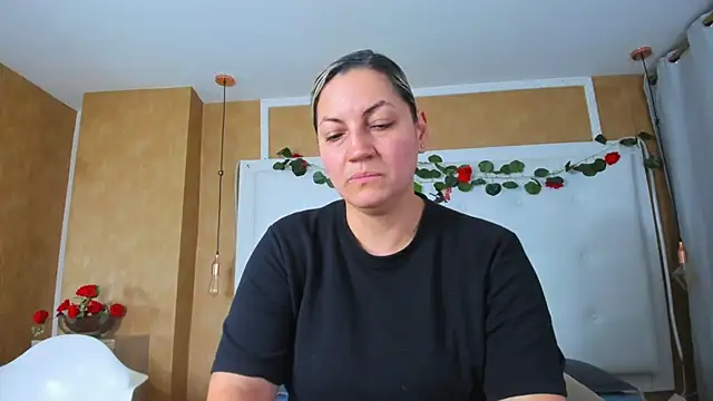 Snapshot of Heidy_milf chatting on April 1, 2026, 8:28 pm Heidy milf online show from April 1, 2026, 8:28 pm