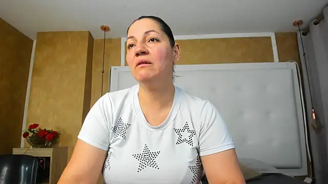 Snapshot of Heidy_milf chatting on June 1, 2026, 8:30 pm Heidy milf online show from June 1, 2026, 8:30 pm