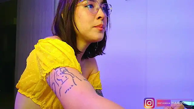 Yulienneg online show from October 3, 2025, 12:03 am