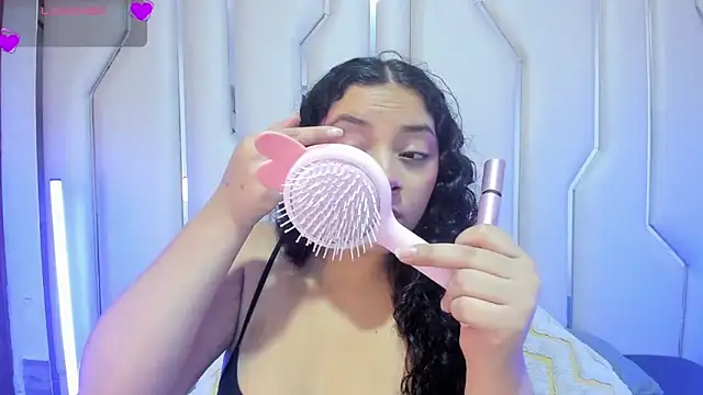 Angellit Afrodita  online show from May 7, 2026, 9:23 am