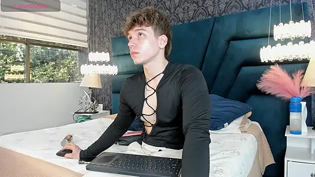 TaylerWhite online show from July 16, 2026, 12:02 pm