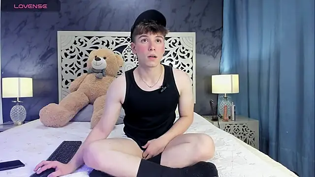 TaylerWhite online show from November 17, 2025, 12:20 pm