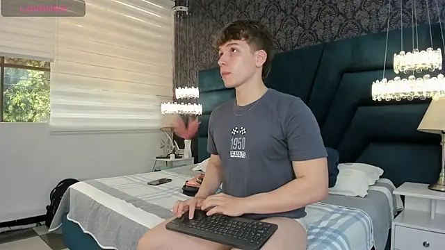 TaylerWhite online show from June 14, 2026, 12:28 pm