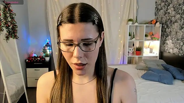 Laila Blarr online show from February 5, 2026, 6:31 am