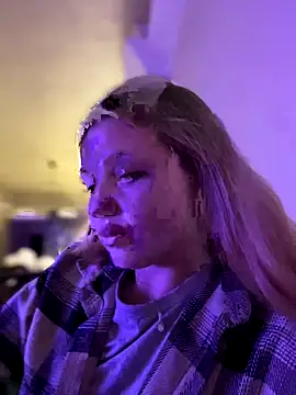 Emaline Fane online show from December 19, 2025, 6:21 pm